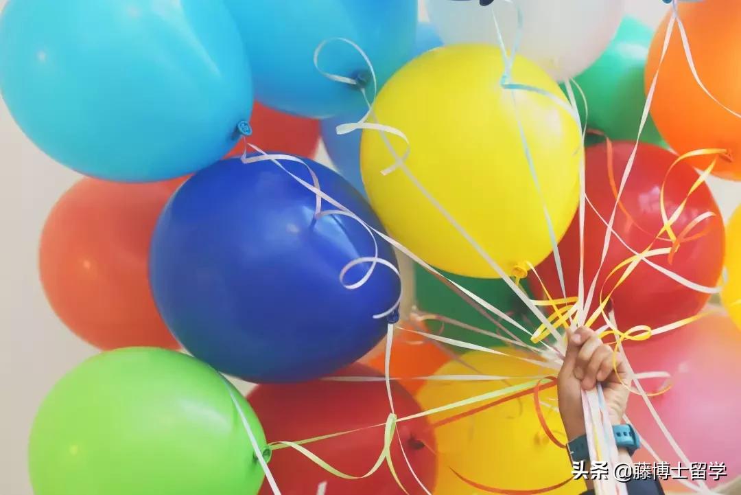 活跃的老太太们抖音生活日记,中年人朋友圈都发些什么