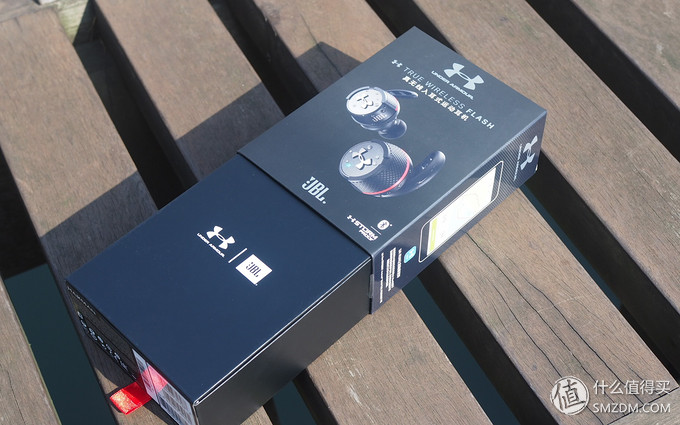 JBLUAFLASH运动耳机,jbl蓝牙运动耳机使用方法