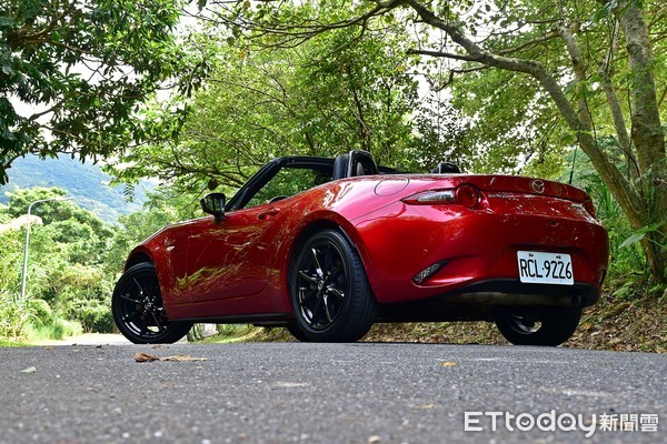 马自达mx-5miatasport,马自达mx5手动软顶敞篷试驾评测