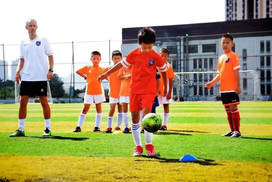 海牛4号球员,青岛海牛足球俱乐部海牛青训