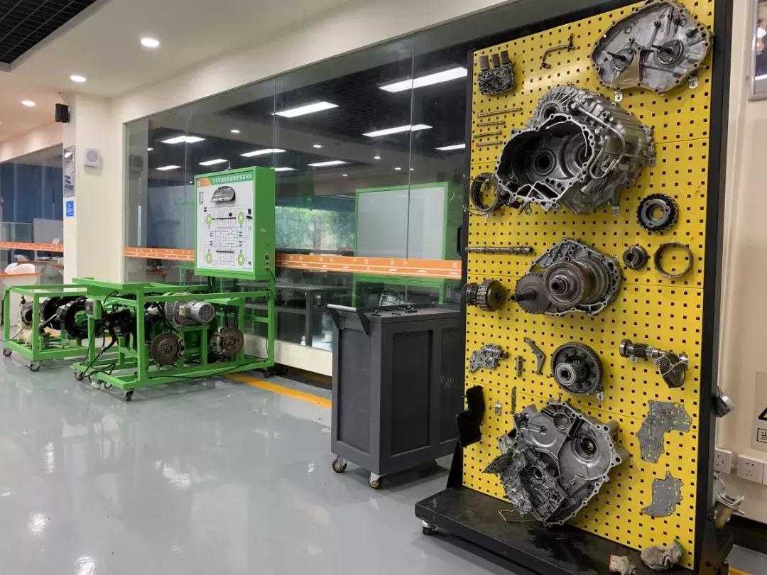 汽车专业实训室,汽车工程实训基地