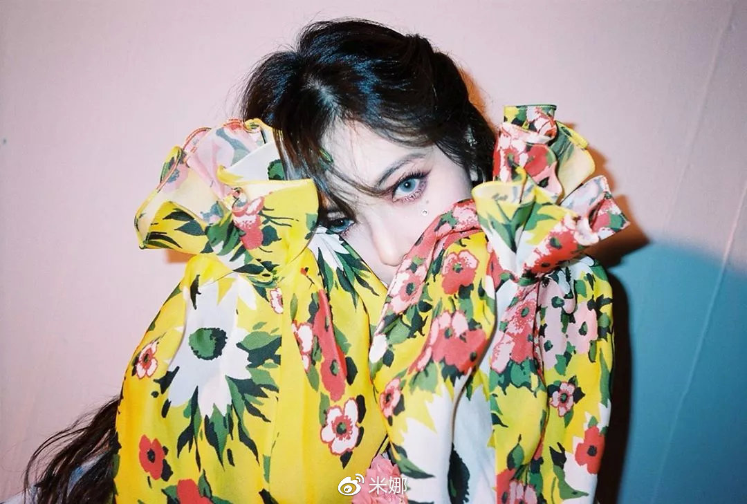 泫雅ins晒美照,泫雅携新作品回归