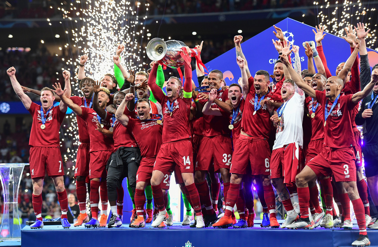 梅西和c罗以及范戴克,足坛帅哥梅西c罗