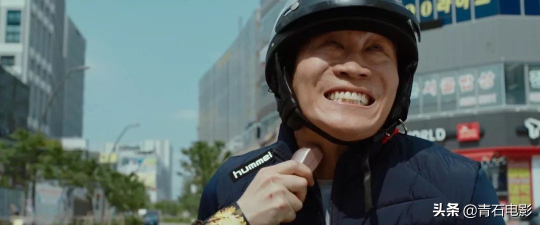 学习港片成韩国新任影史票房冠军，男主连续3年作品都破千万人次