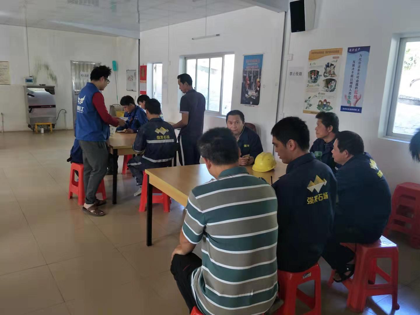 民警深入辖区开展禁毒尿检,派出所通知涉毒人员尿检