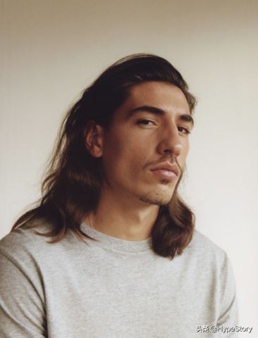 受邀牛津大学演讲第一人，他才是打败梅西C罗的新一代足球明星