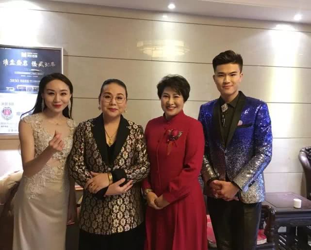 邓昇:夏朝邓子,才高八昇,低调做主持,舞台就是认真地「玩」