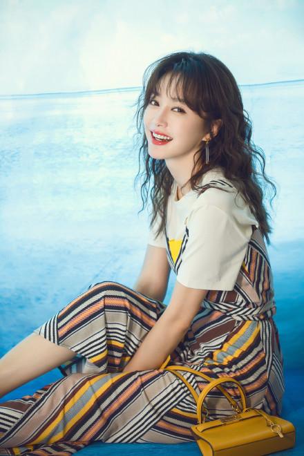 秦岚成内地首位形象大使,秦岚亮相央视春晚