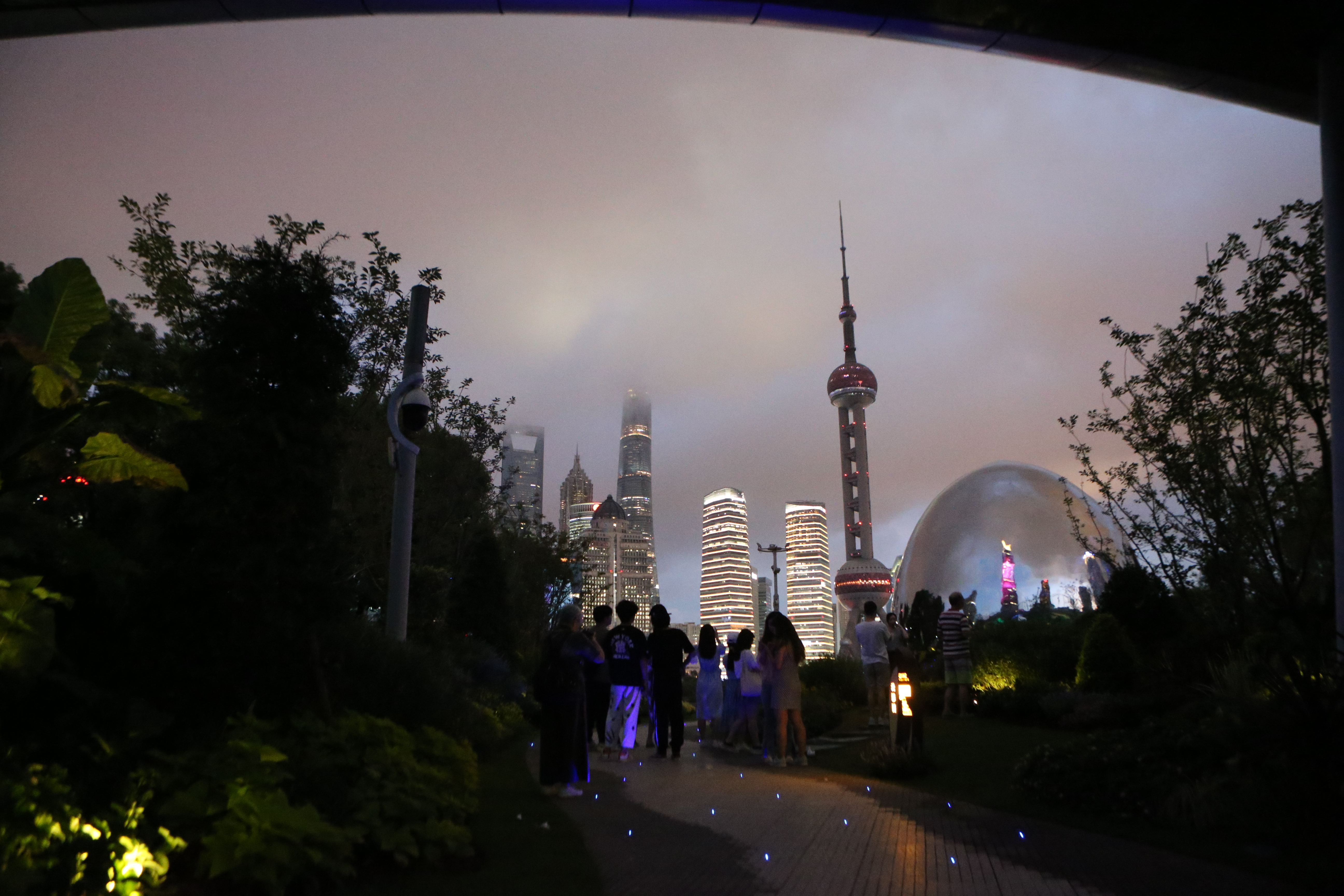 北外滩银色水滴,上海外滩惊现巨大海市蜃楼