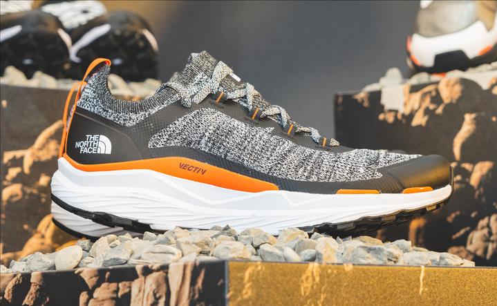 北面与萨洛蒙越野跑鞋有什么区别,北面越野跑鞋500测评