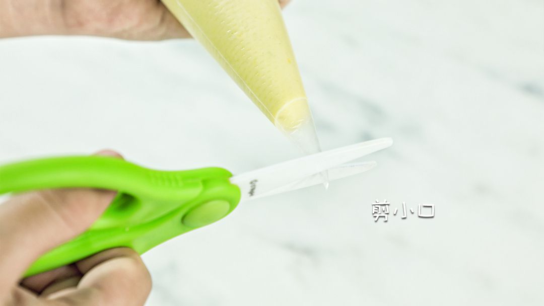 小孩小便便秘怎么快速解决,宝宝小便黄便秘