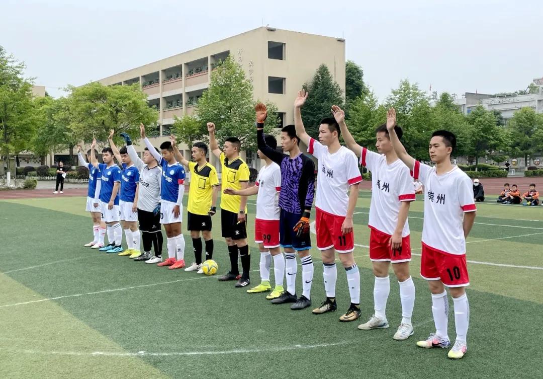 「芳菲地」：校园足球开赛放飞绿茵梦想