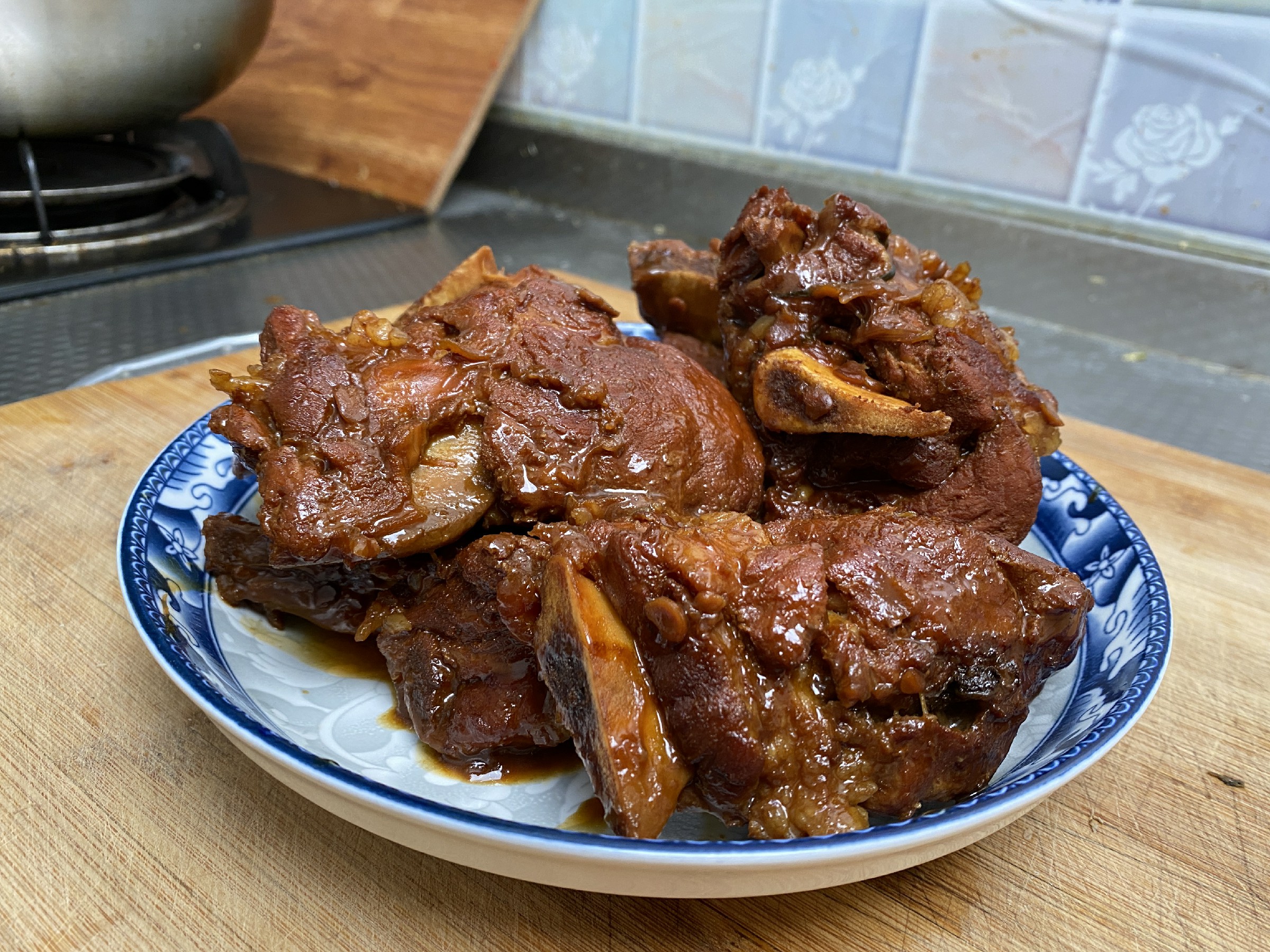 大骨头怎样做才最好吃,大骨头怎么吃法最好吃
