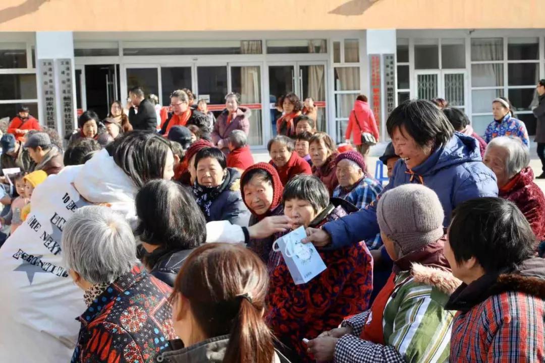 医院社区结对共建活动,开展帮扶共建走访慰问活动