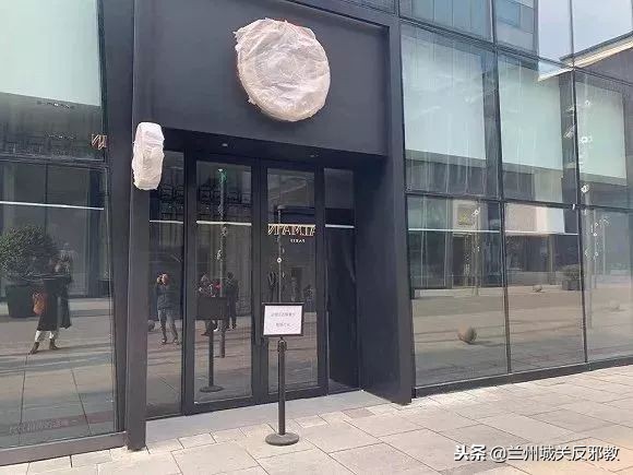 加拿大鹅10天市值84亿,加拿大鹅暴跌波司登暴涨