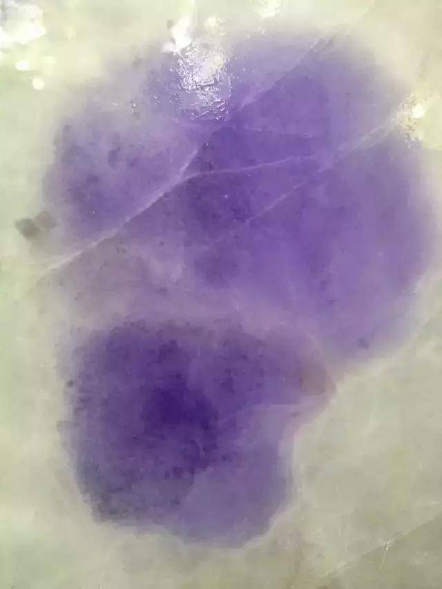 翡翠原石一刀暴涨视频,翡翠原石一刀切出20亿满色