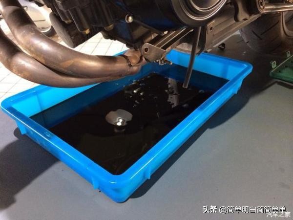 全合成机油和半合成机油哪个好用,全合成和半合成机油哪个适合