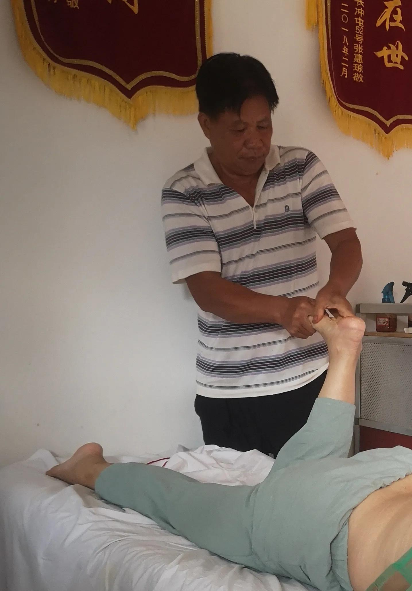 「诗配影照」赞民间中医叶年发