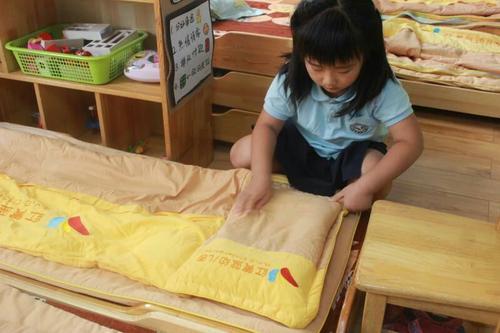 小伙饿死家中原因,男孩被饿死在家中发现大量食物