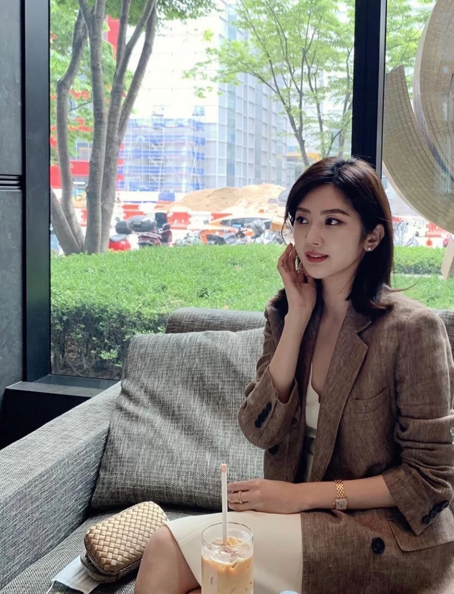 韩国穿搭博主日常穿搭,韩系风格怎么穿韩国穿搭博主