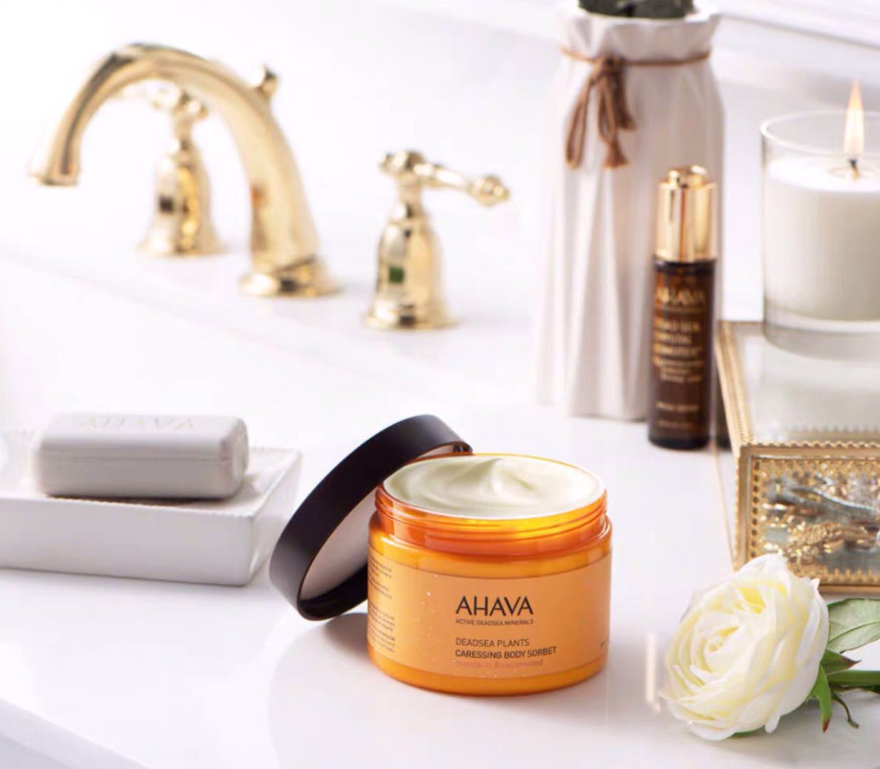 春天身体皮肤干燥怎么办,适合冬天干燥起白色皮屑的身体乳