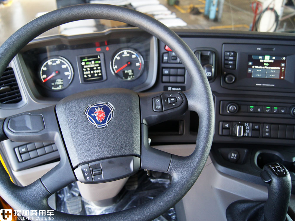 8x8斯堪尼亚,8x8是几驱