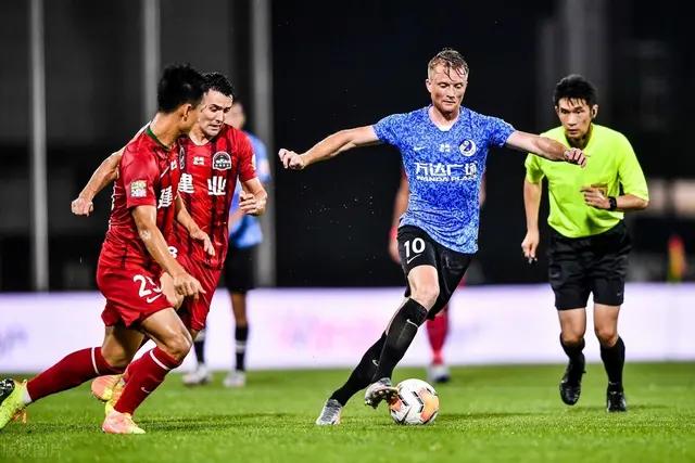 领先，但赢不下比赛！贝尼特斯的青春风暴为何刮不起来？