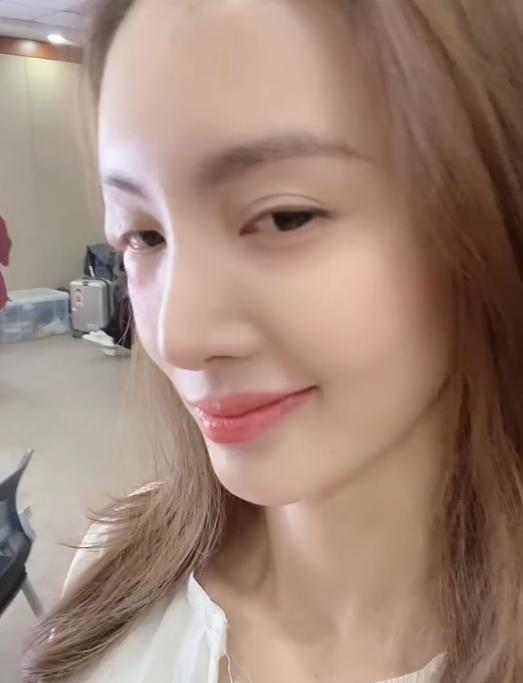 金晨的鼻子太尖惹争议,金晨回答鼻子问题