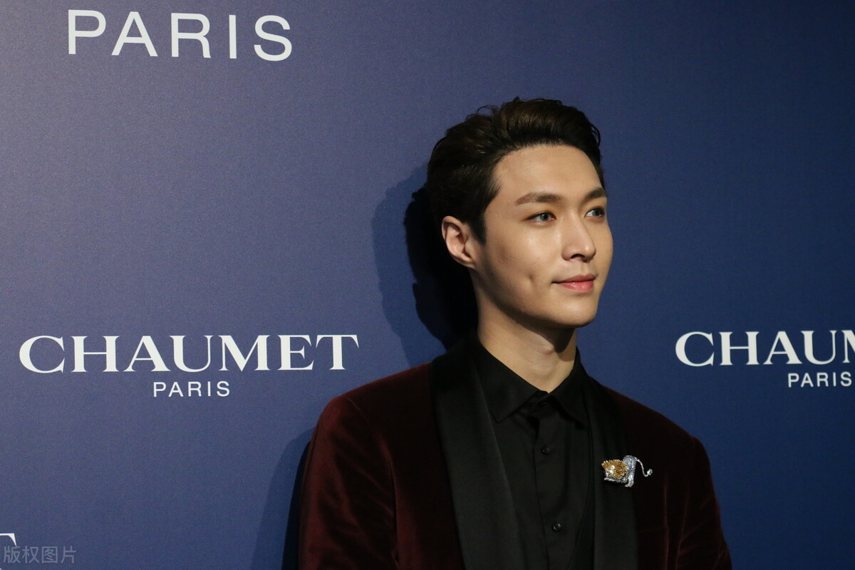 张艺兴颜值巅峰pk鹿晗的颜值巅峰,张艺兴由歌手到演员的跨界