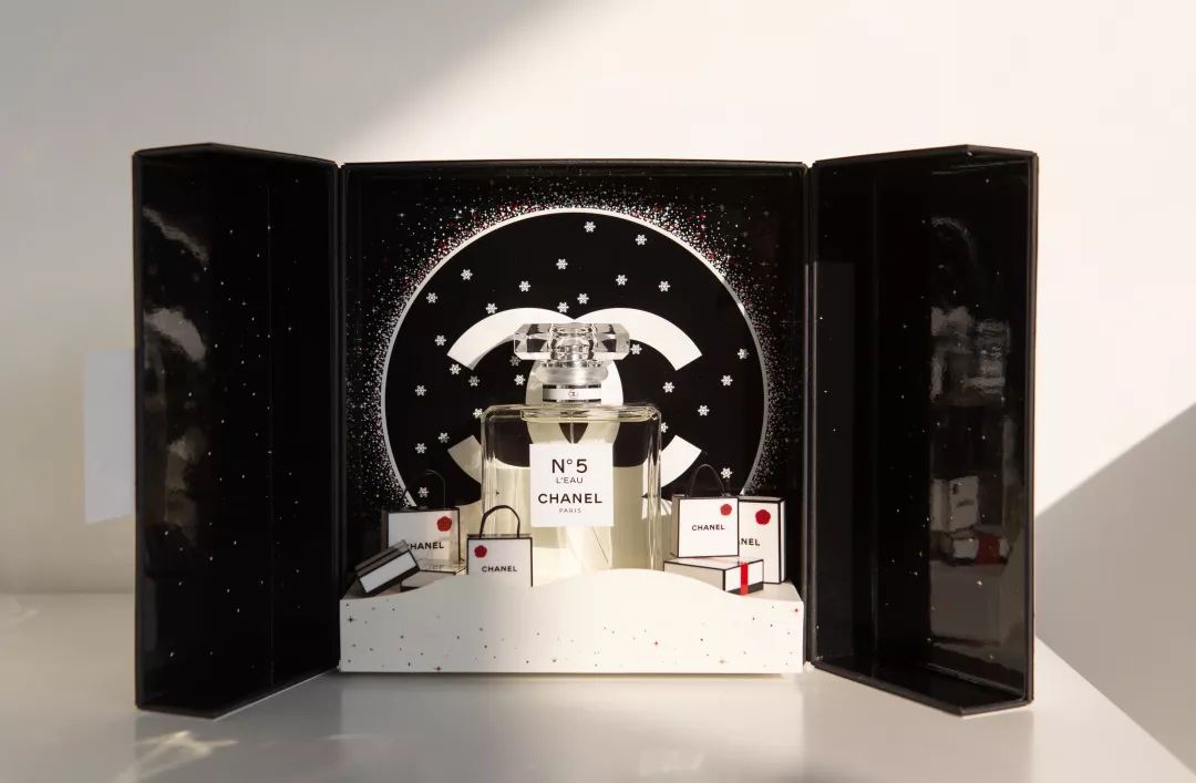 鼻尖上的法国|关于那个价值千万的“鼻子”