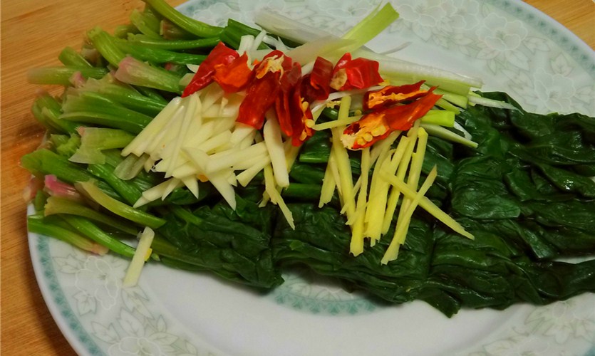 菠菜油泼面的做法,菠菜怎么油泼好吃