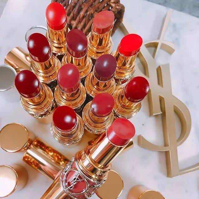 白皮肤适合的口红色号ysl,ysl口红1966素颜测评