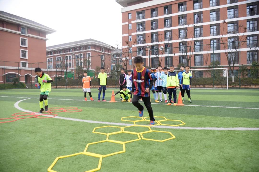 遵义杯全国青少年校园足球赛开赛,贵州省青少年足球培训政策