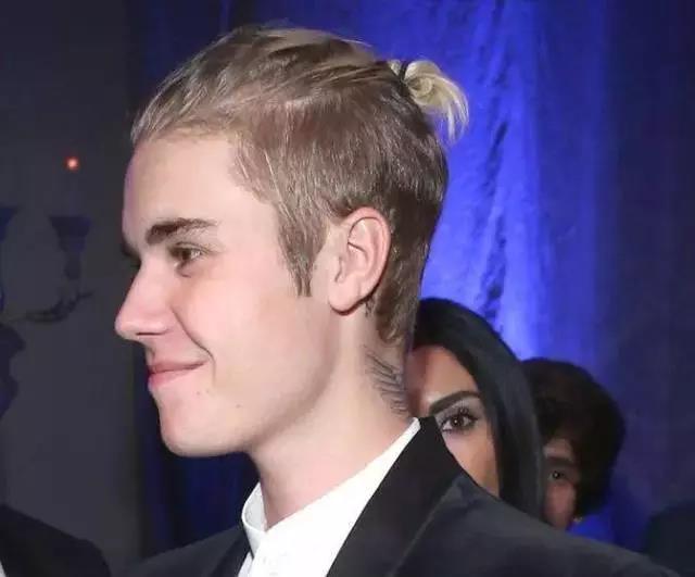 丁日，你妈喊你回家剪头了