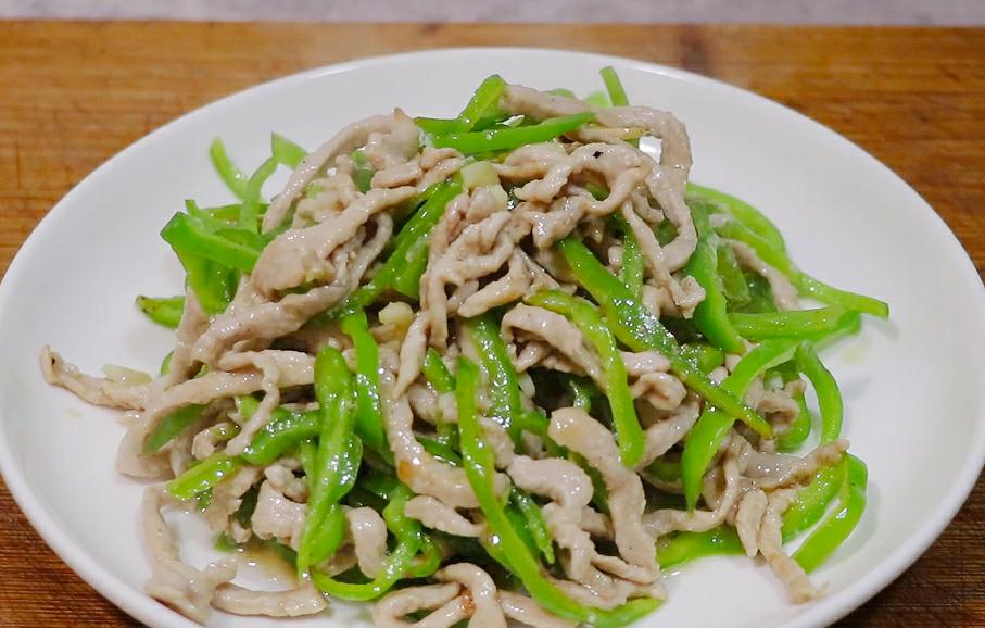 不管炒什么肉丝都不要直接下锅,教你2个小技巧,肉丝鲜嫩不粘锅