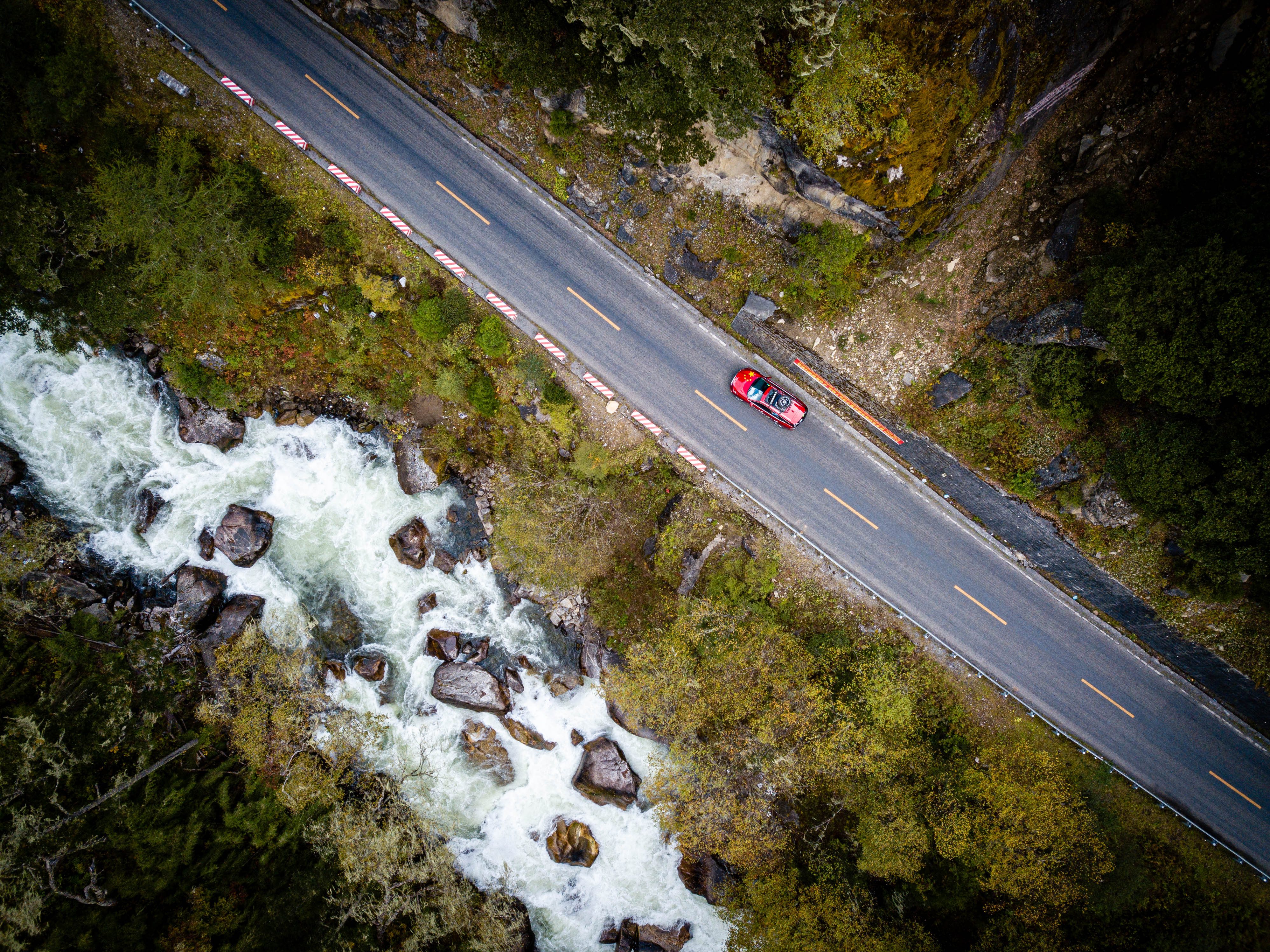 开比亚迪唐越野,比亚迪唐去无人区