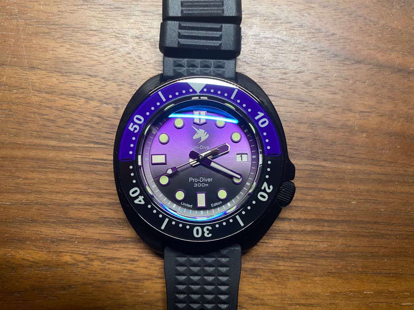 毒液六代评测,黑水鬼开箱真假对比