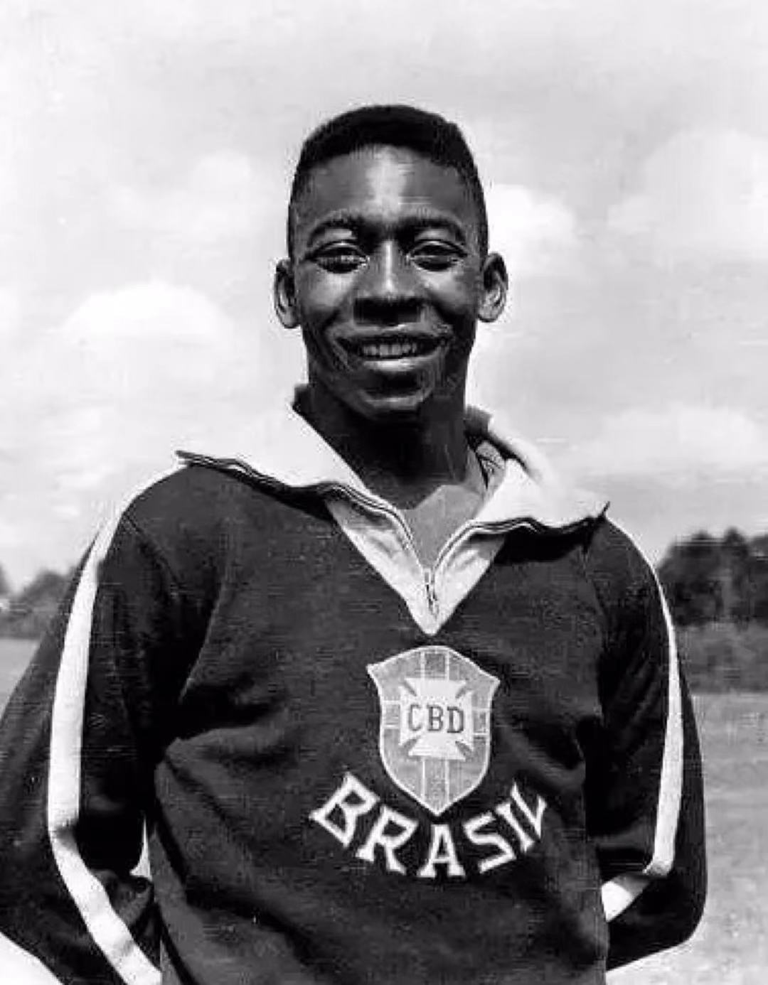 贝利球王的传奇一生视频,贝利贫民窟球王