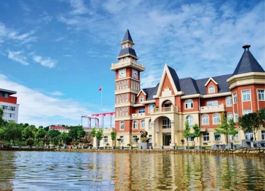 探校四川,成都汽车职业技术学校研学基地