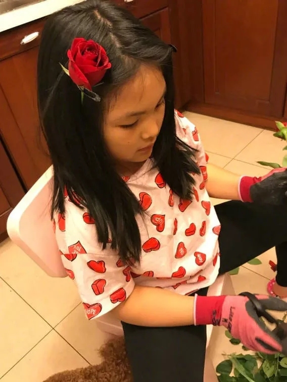 王诗龄戴的珠宝,王诗龄戴卡地亚手镯多少钱