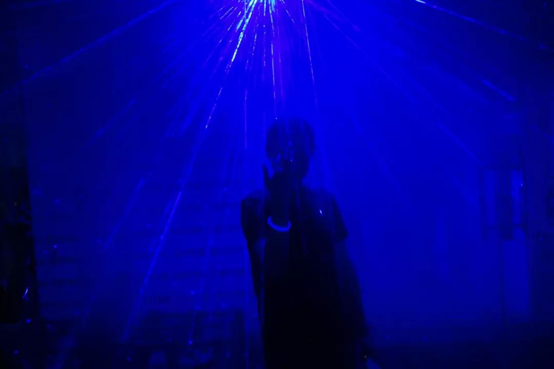 当心断缆警示标志,断片前有什么预警