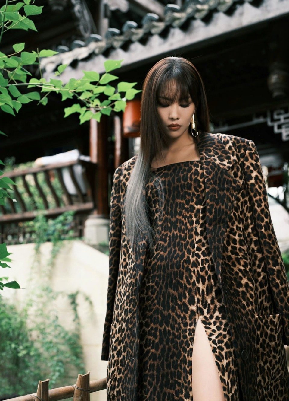 王霏霏红太狼,王霏霏穿大圆点裙子