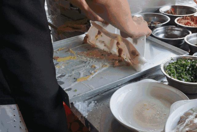 天津特色小吃被称为津门三绝 (天津风味小吃中的三绝之一)