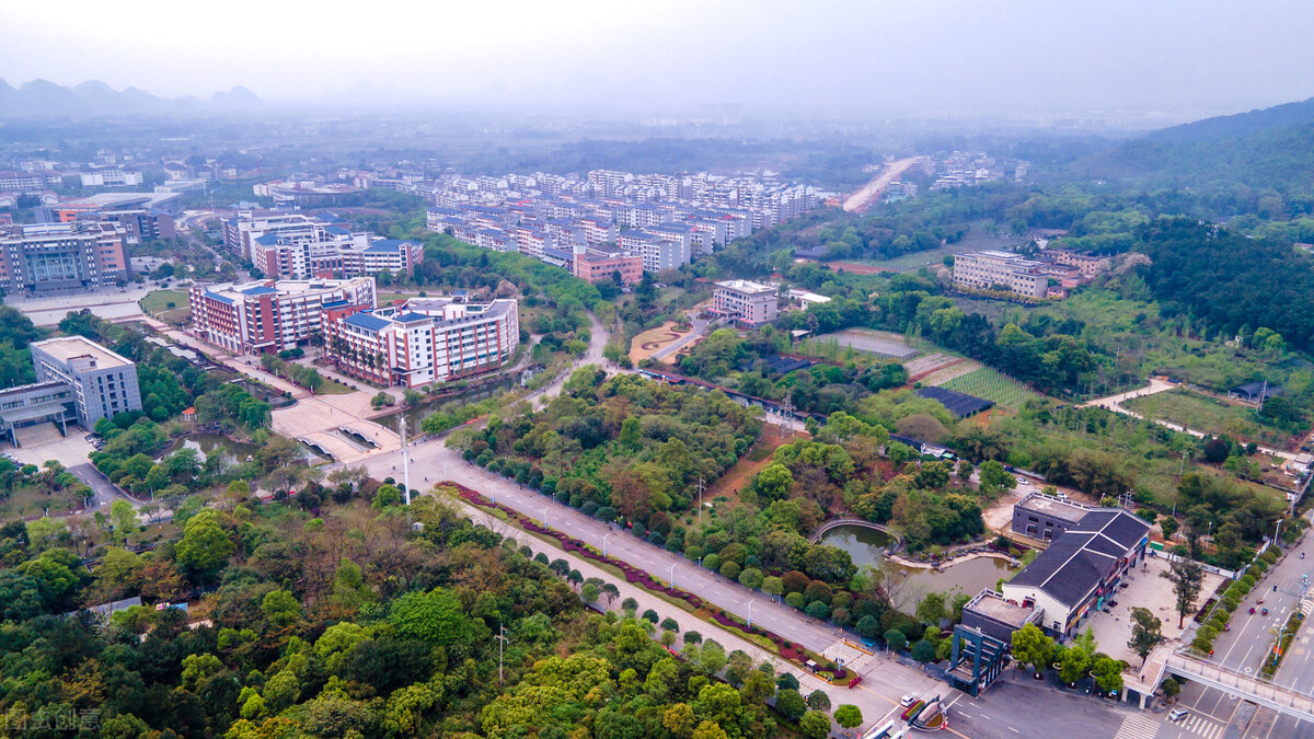 桂林理工大学知名度不高，但多个学科建设水平不低，值得考虑