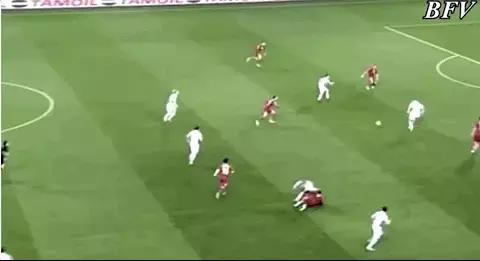 特雷泽盖巅峰期有多厉害,特雷泽盖逆天头球