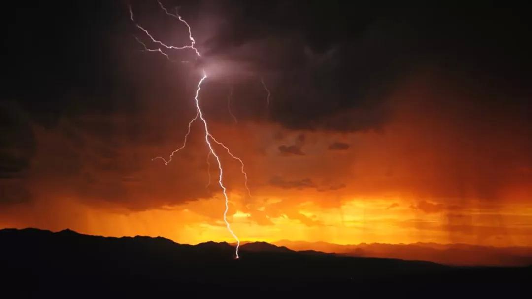 世界上有哪些神奇的闪电,自然界的黑色闪电