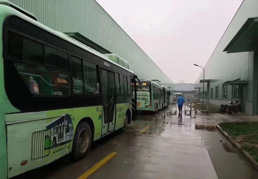 武汉蔬菜便民快车来了！美菜联手公交集团为市民保供