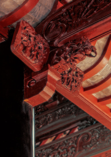 每根木头上的雕刻图案都不一样？细细观察才能发现这宝藏大院