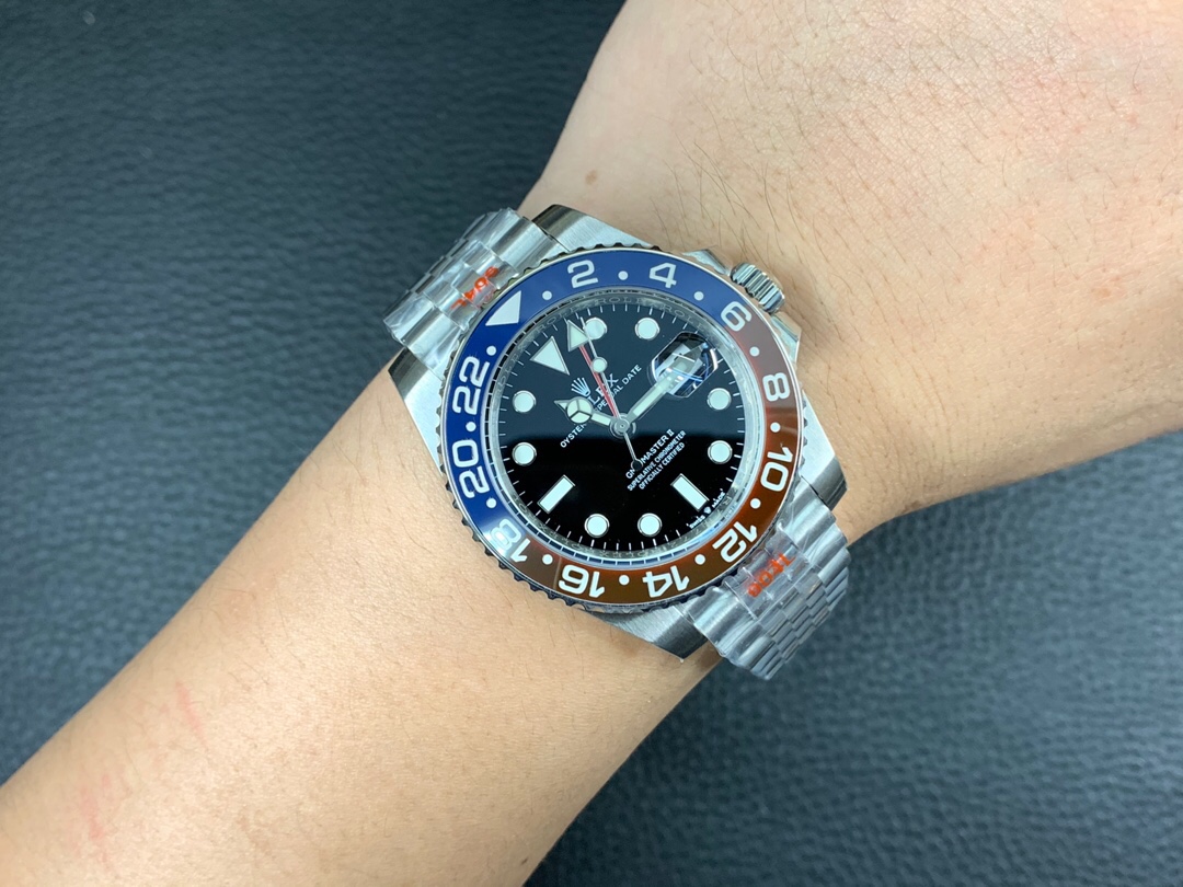 澶栧獟璧拌繘宸ュ巶,澶栧浗浜哄亣鎵腑鍥戒汉琚腑鍥戒汉鎷嗙┛