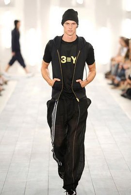 y-3联名阿迪广告,adidasy-3山本耀司